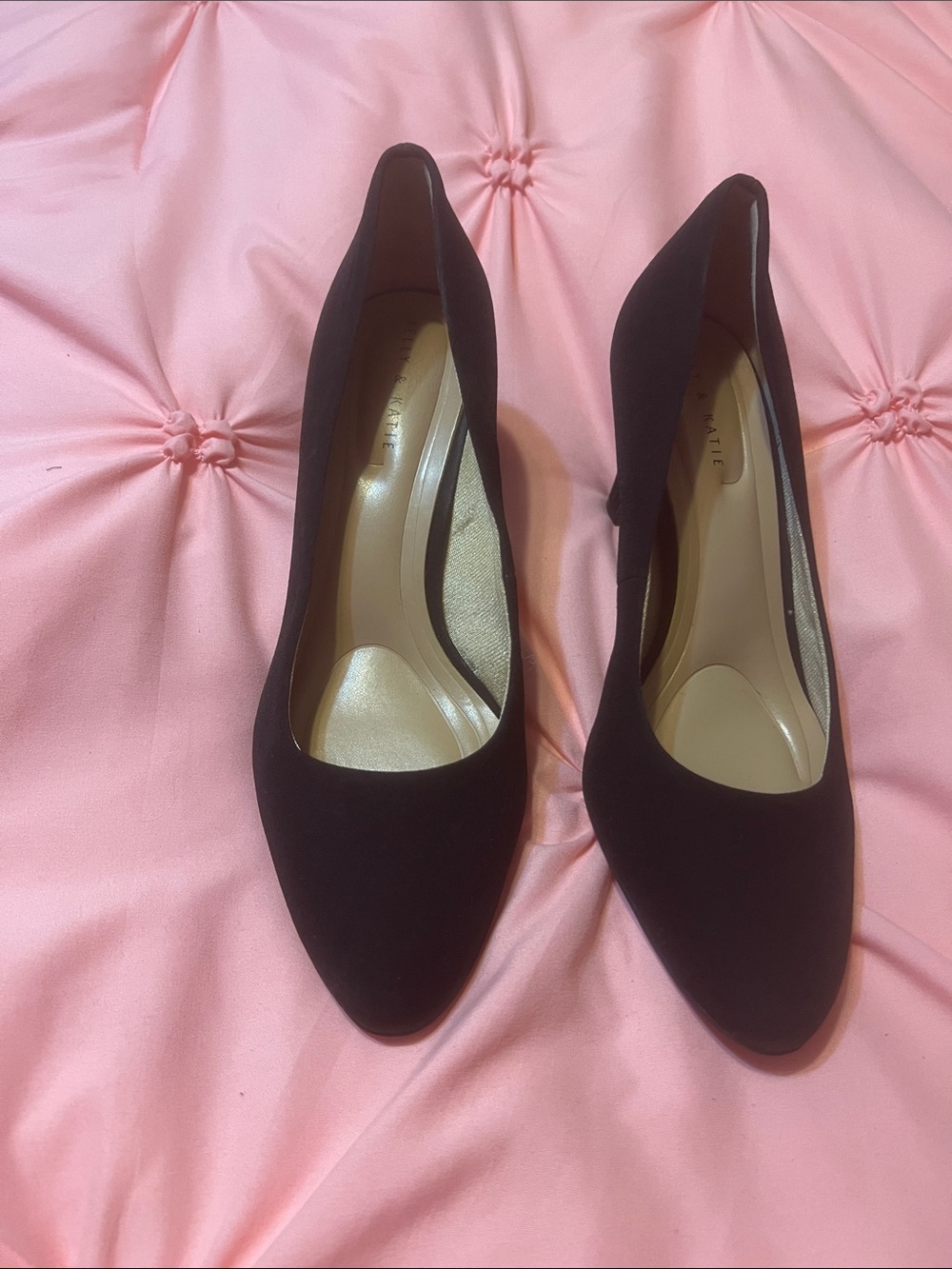 Kelly & Katie Black Suede Pointed Toe Pumps